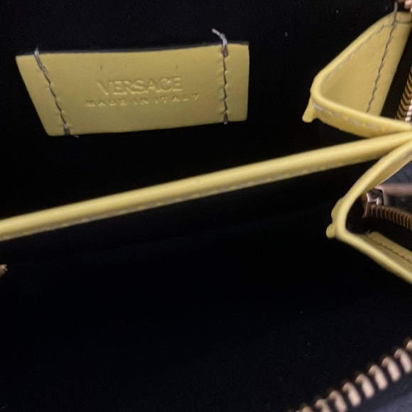 SALE !! Versace unisex La Greca leather logo compact wallet / belt pouch NWB - Picture 7 of 8